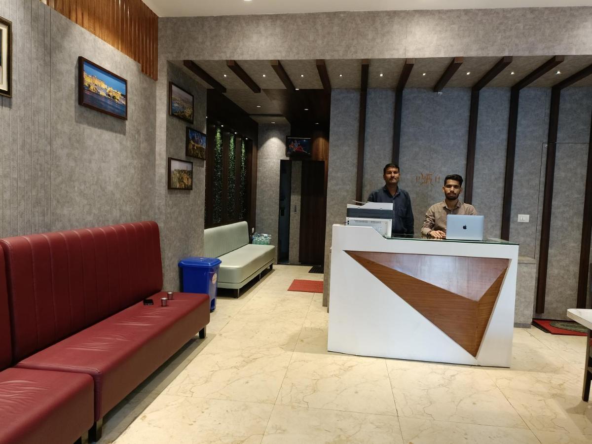 Hotel Vrinda Inn Udaipur Extérieur photo