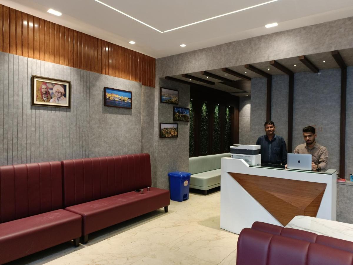Hotel Vrinda Inn Udaipur Extérieur photo