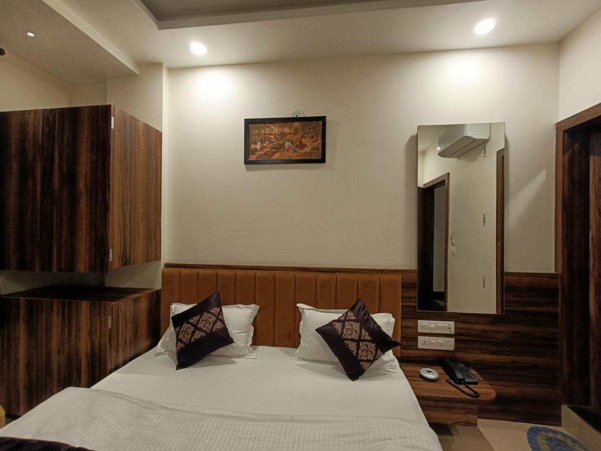 Hotel Vrinda Inn Udaipur Extérieur photo
