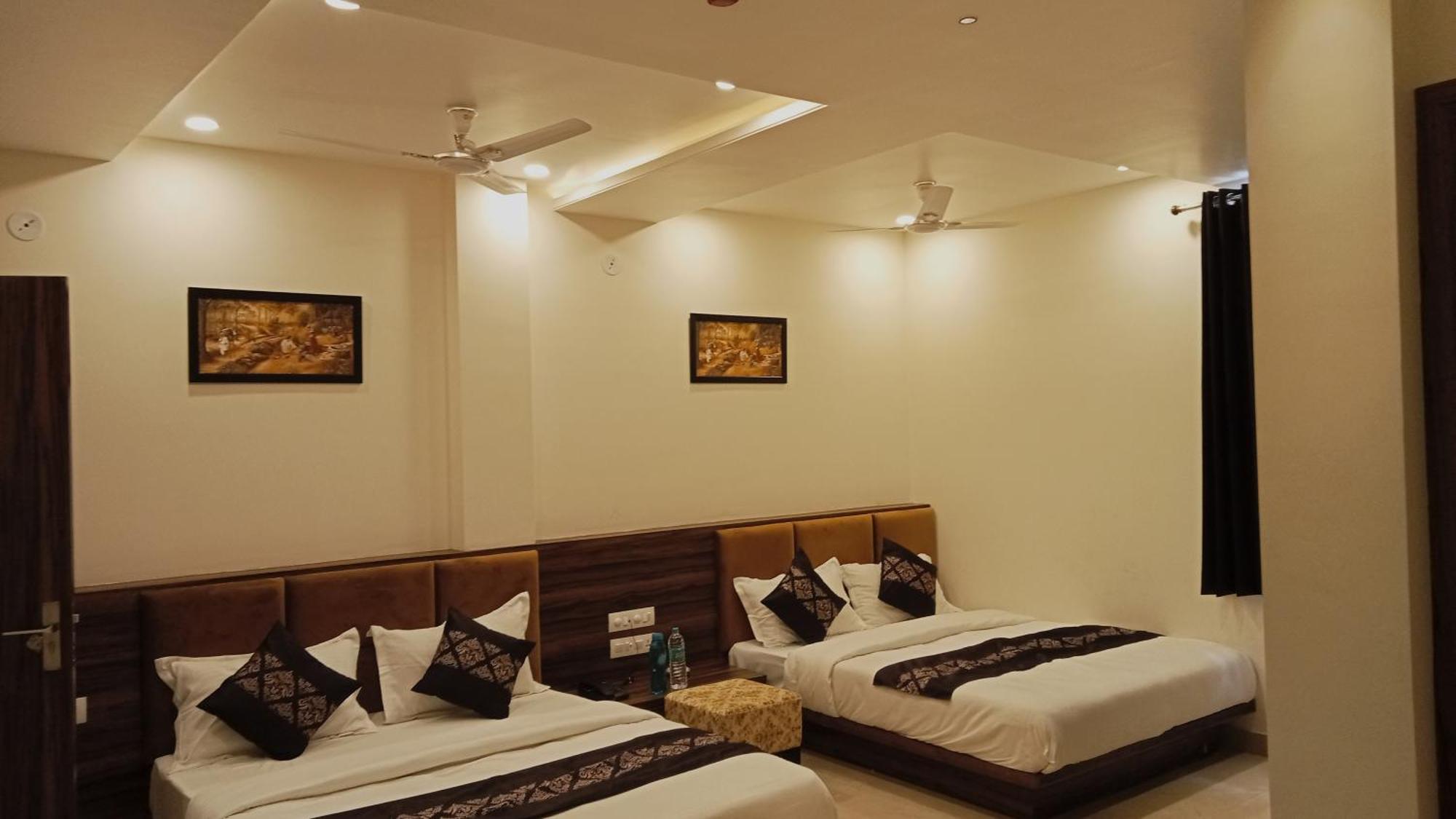 Hotel Vrinda Inn Udaipur Extérieur photo