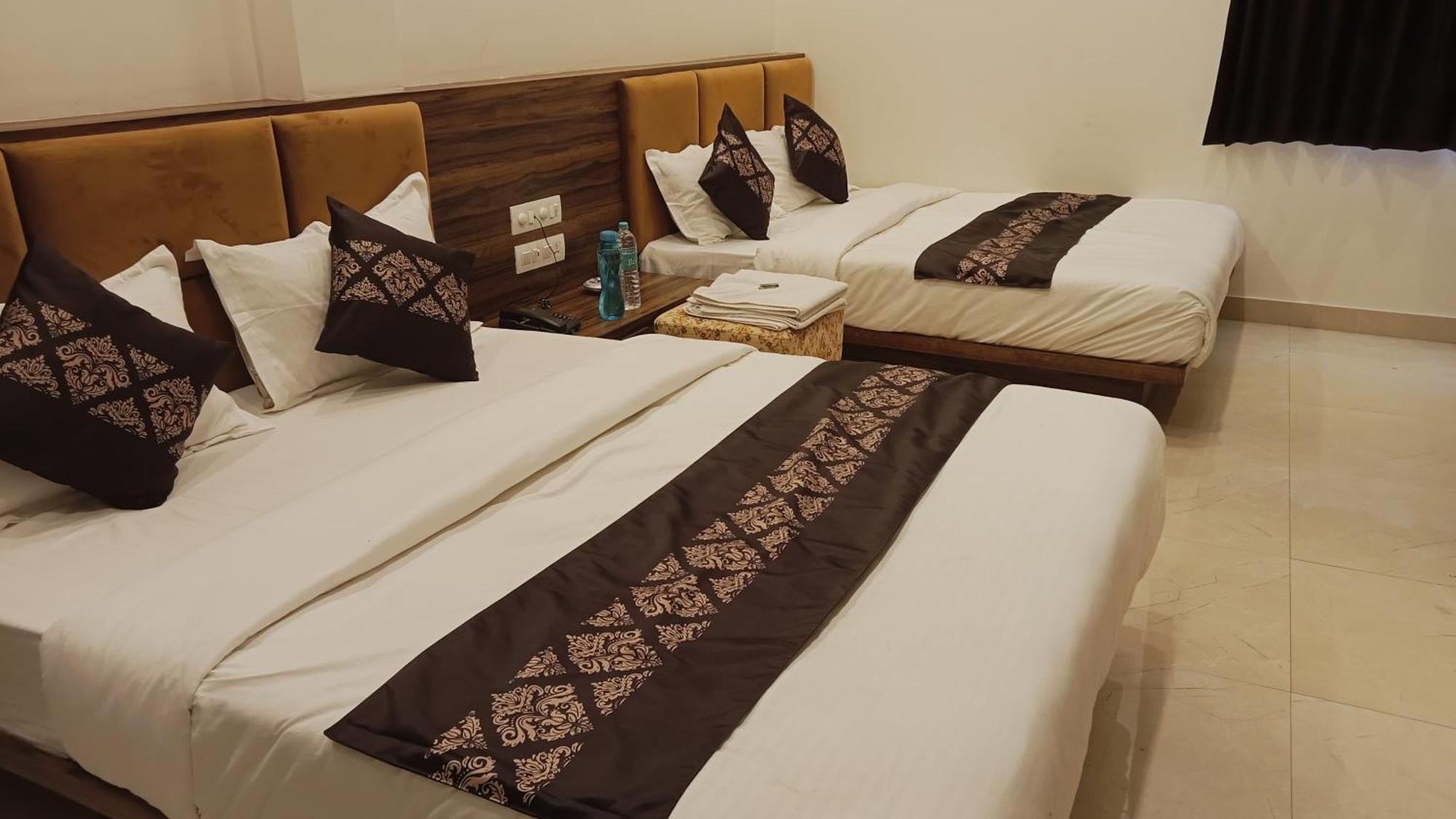 Hotel Vrinda Inn Udaipur Extérieur photo