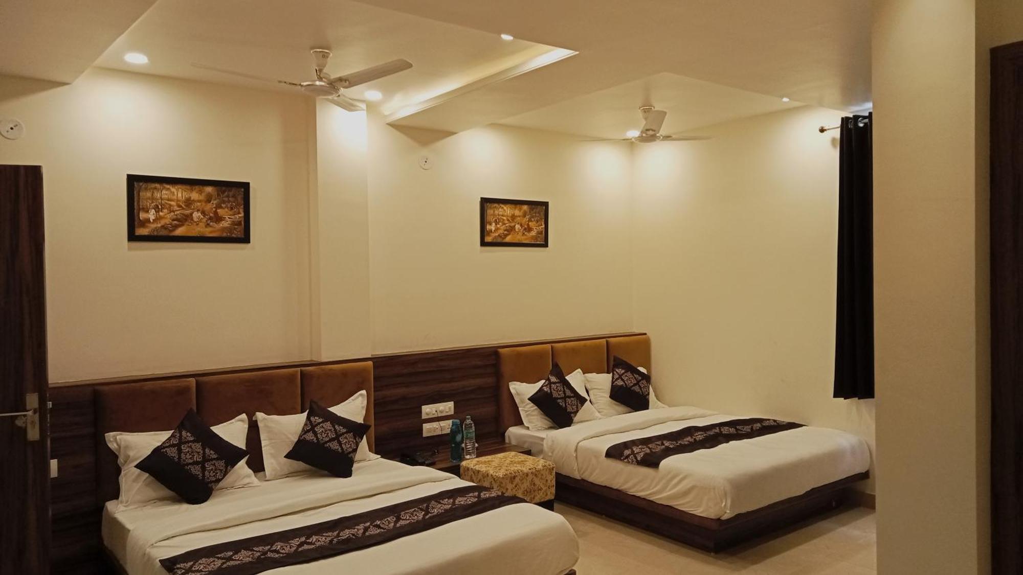 Hotel Vrinda Inn Udaipur Extérieur photo