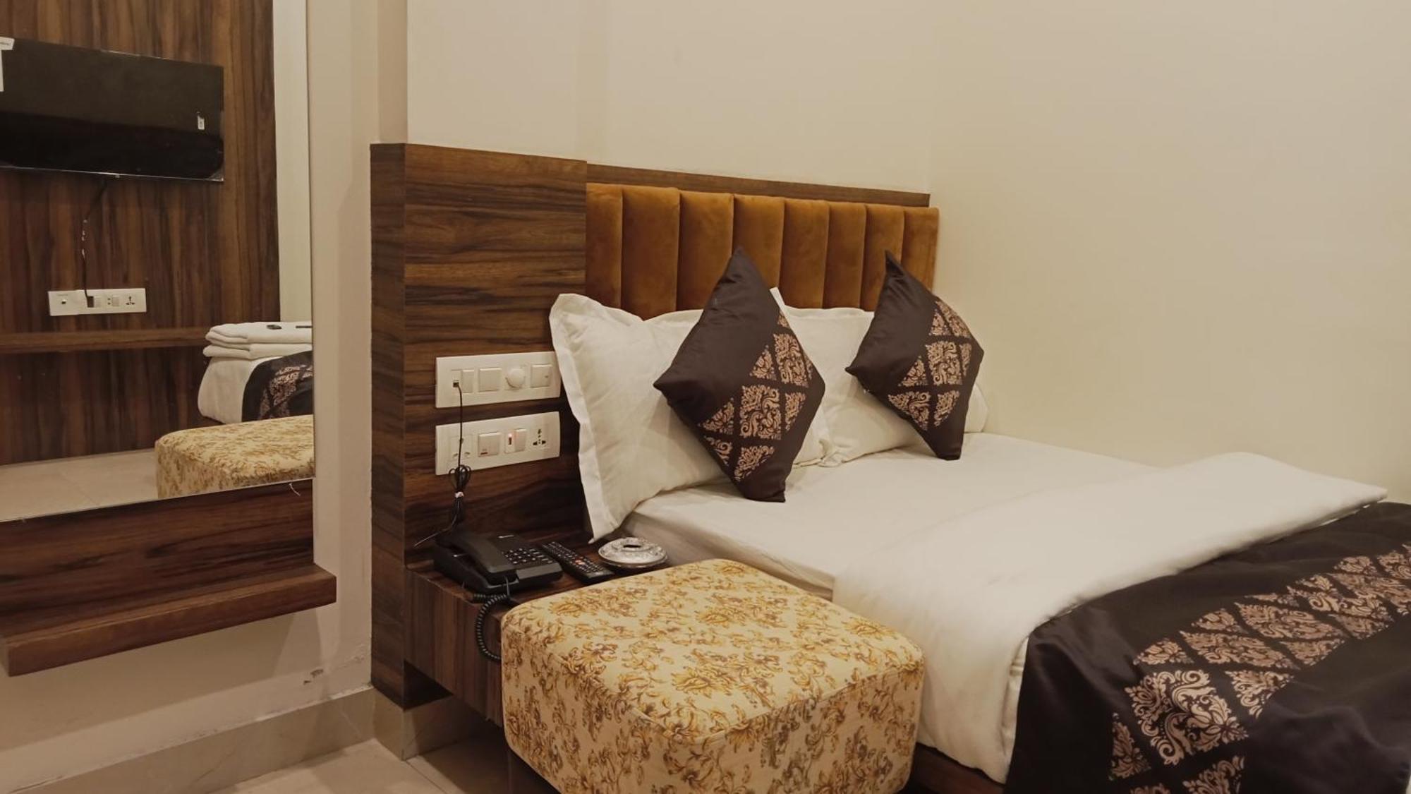 Hotel Vrinda Inn Udaipur Extérieur photo